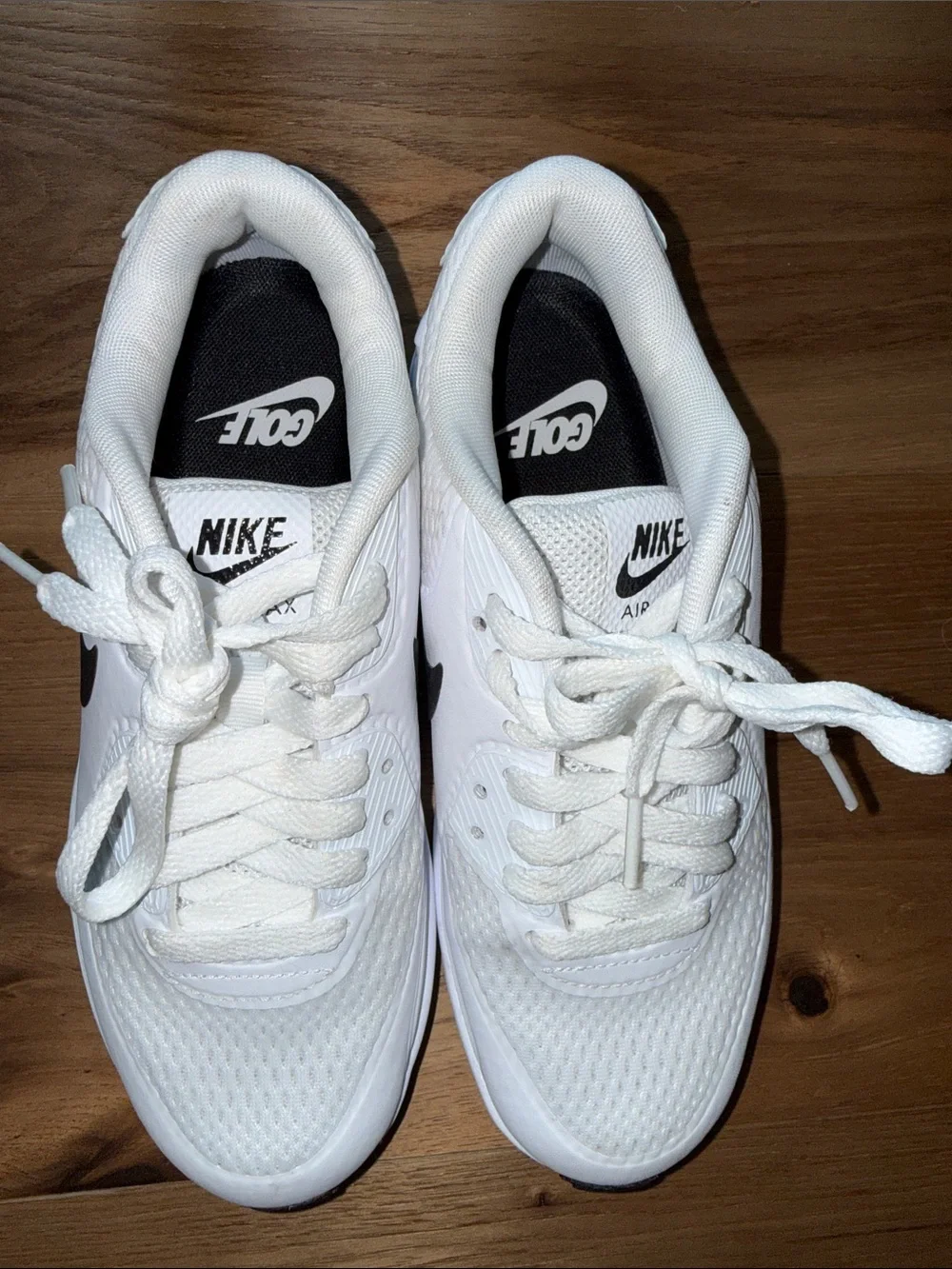 Nike White Low-Top Golf Sneakers with Black Insoles